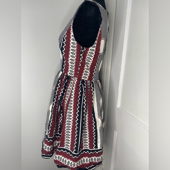 MAEVE ANTHOLOGY White and Burgundy A-line Cut Out Midi Dress - Picture 3 of 10